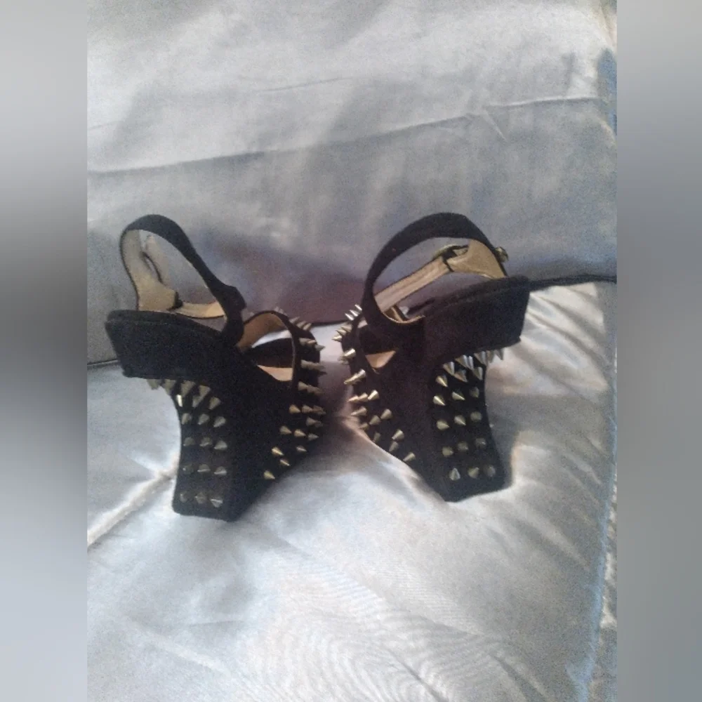 Stellettos - Picture 4 of 4